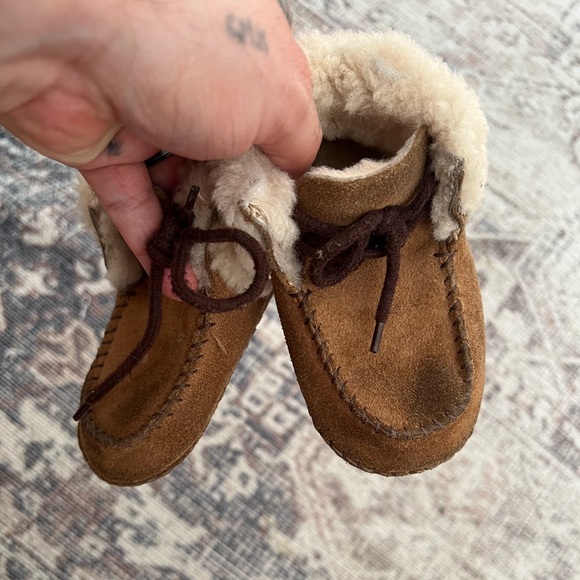UGG INFANT SPARROW BOOTS 4C - Picture 2 of 9